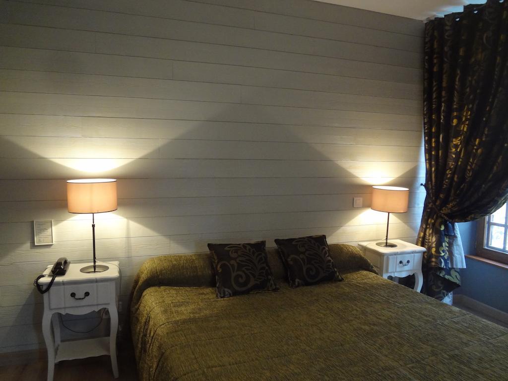 Logis Hotel-Restaurant Le Relais Hauterives Rum bild