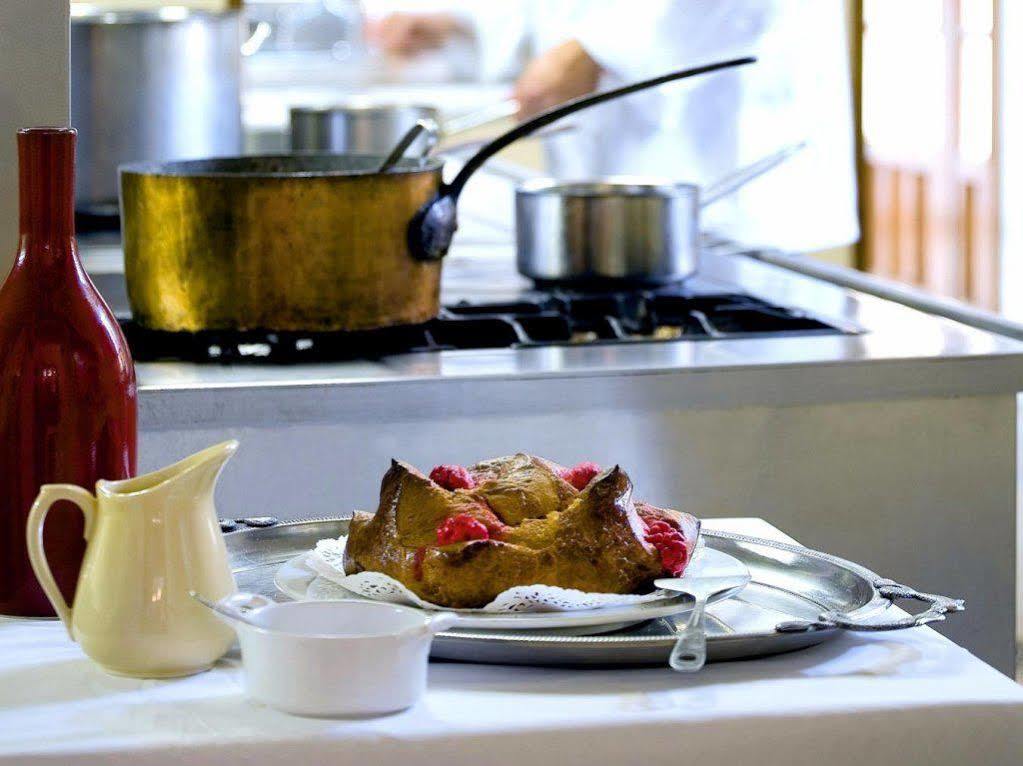 Logis Hotel-Restaurant Le Relais Hauterives Exteriör bild